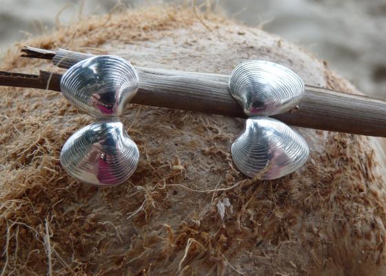 Náušnice mušle z Manuel Antonio, Kostarika / The shell earrings from Manuel Antonio, Costa Rica