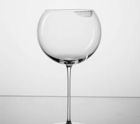 Lukáš Houdek – BUBBLES sklenice na víno - rytá s 1 pusou