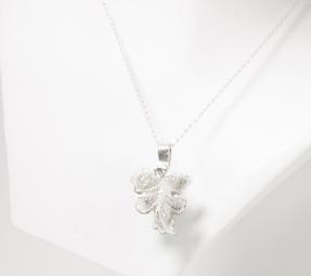 Klara Bila Jewellery – Náhrdelník Leaf krátký