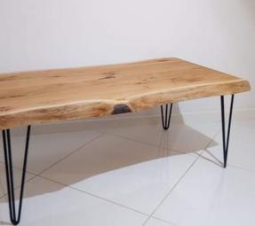 J&R Wood Design – Konferenční stolek z dubového dřeva 