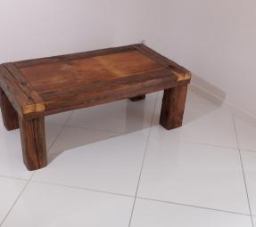 J&R Wood Design – Konferenční stolek ze starých trámů