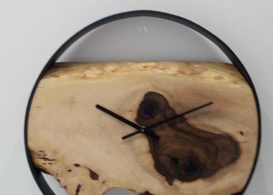 J&R Wood Design – Nástěnné hodiny 