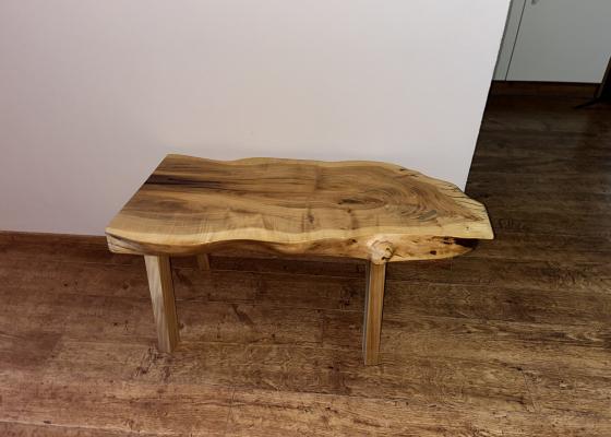 J&R Wood Design – Stolek z třešňového dřeva