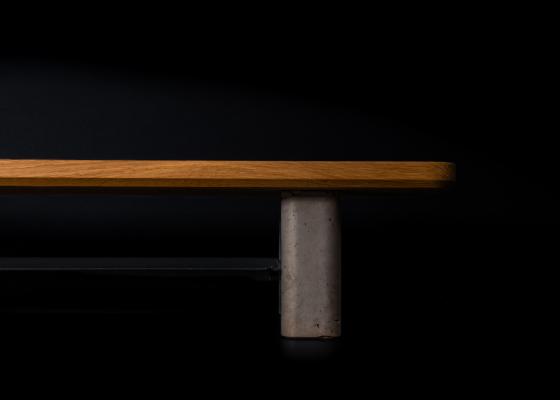 Basefound – Stojánek pod monitor